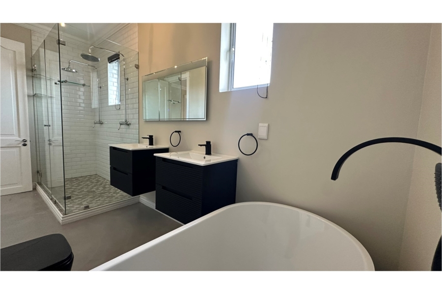 4 Bedroom Property for Sale in Val De Vie Estate Western Cape